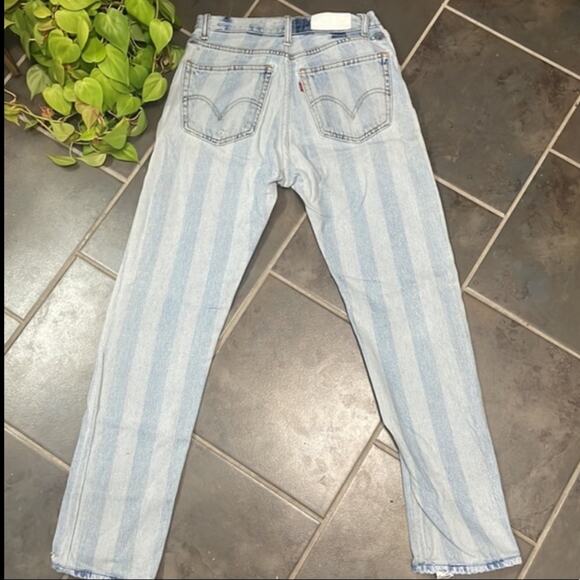 Re/done Straight Leg Jeans 70s Button Fly Recycled Denim Size 26 27x30.5 - Picture 3 of 12